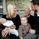 The whole family together (Photo: Lise Åserud / Scanpix)